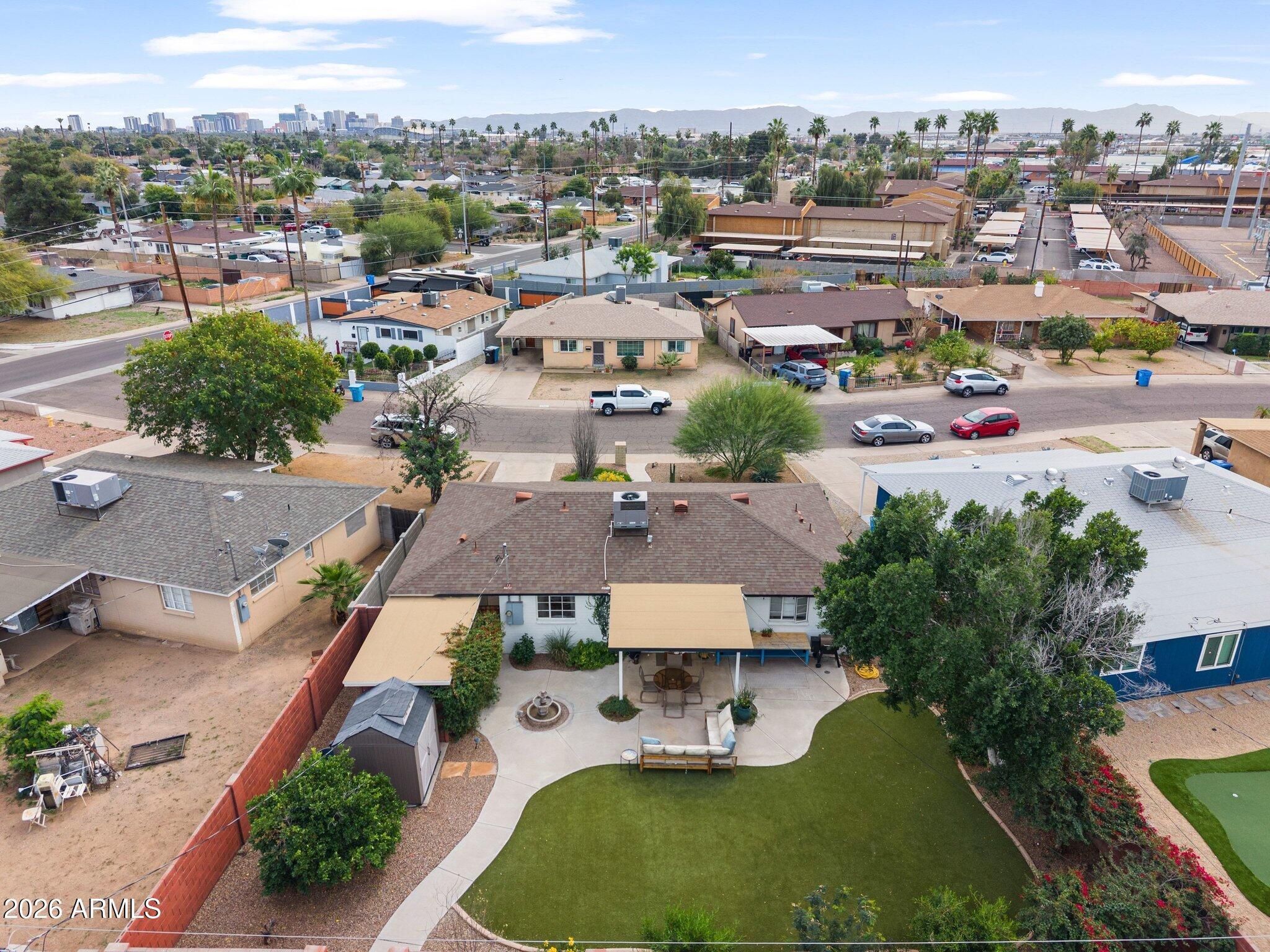 2314 W PINCHOT Avenue