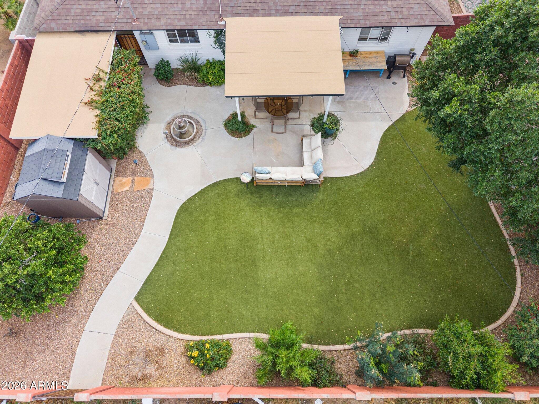 2314 W PINCHOT Avenue