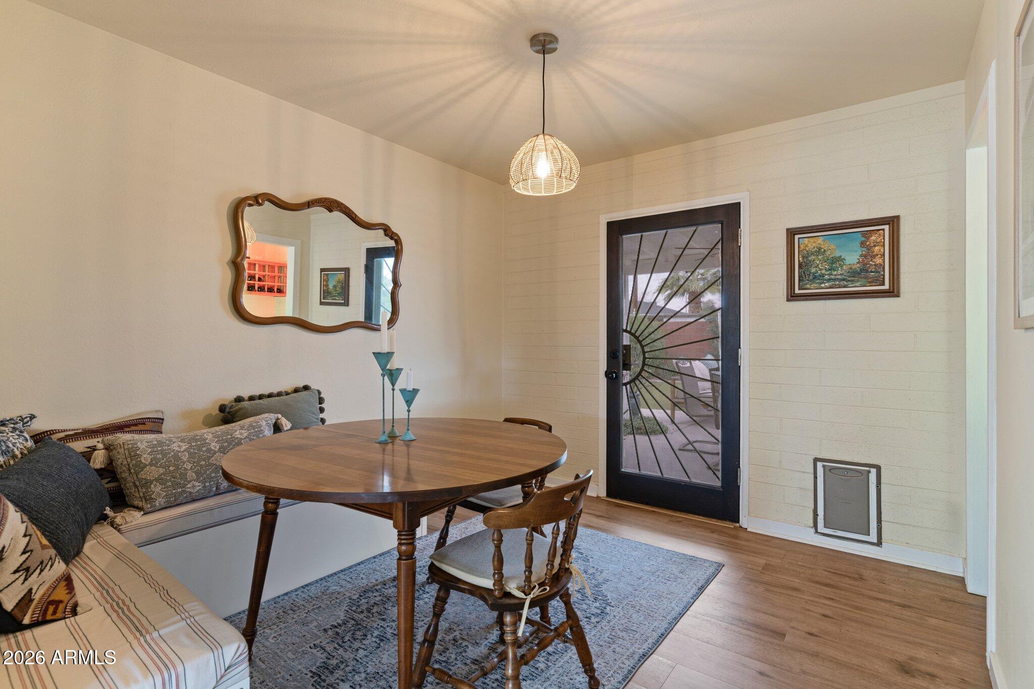 2314 W PINCHOT Avenue