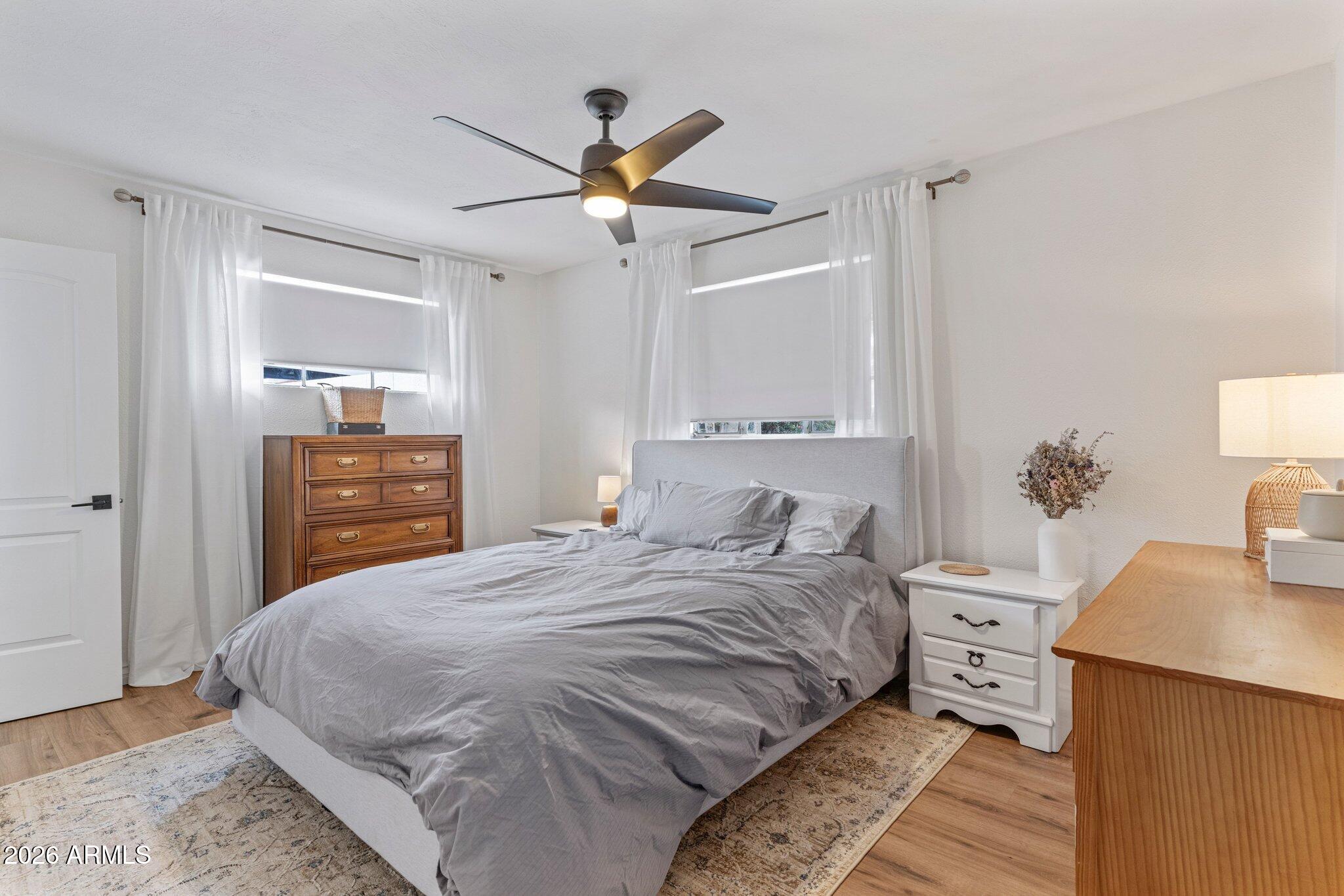 2314 W PINCHOT Avenue