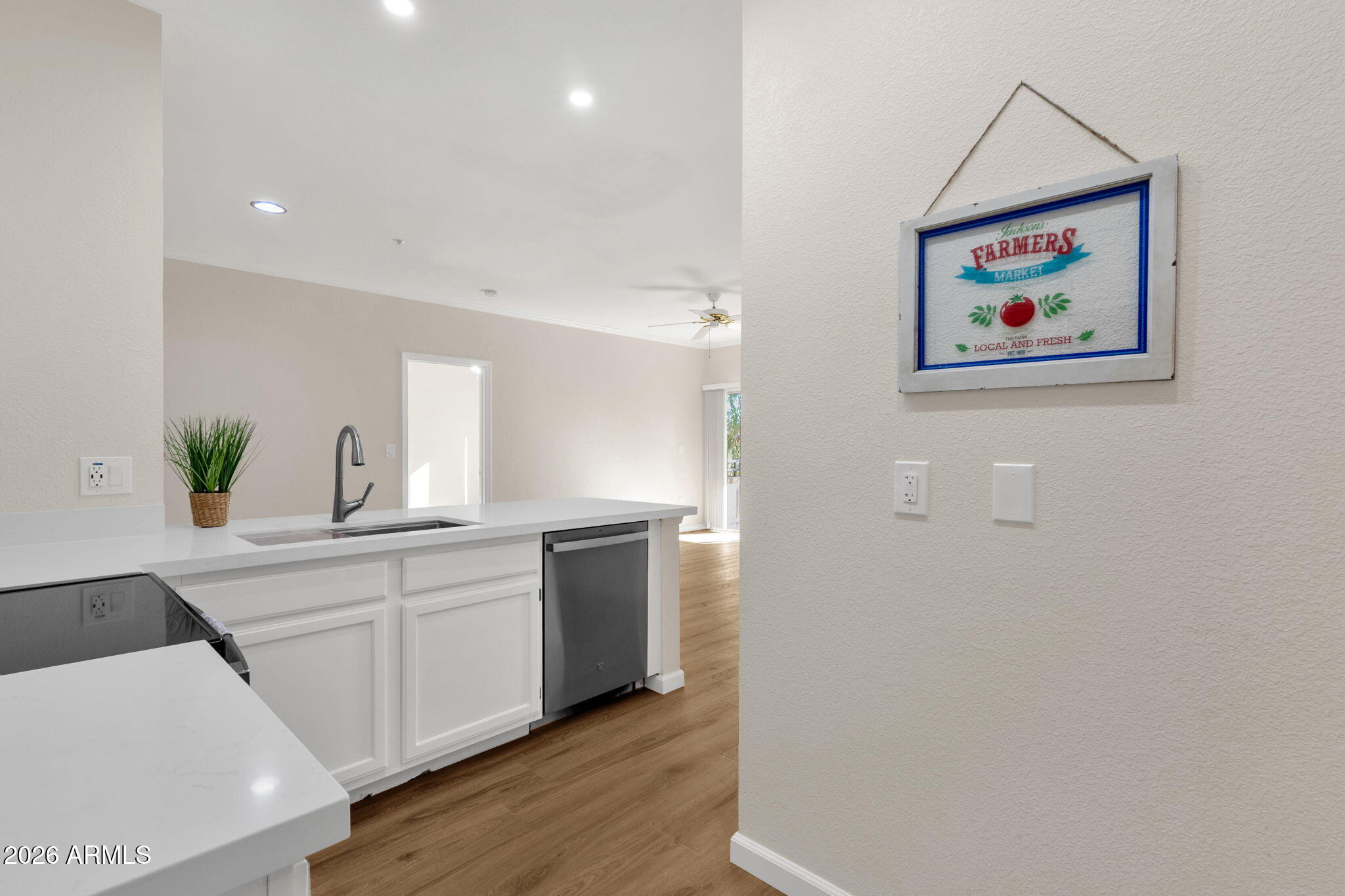 5401 E VAN BUREN Street 3118