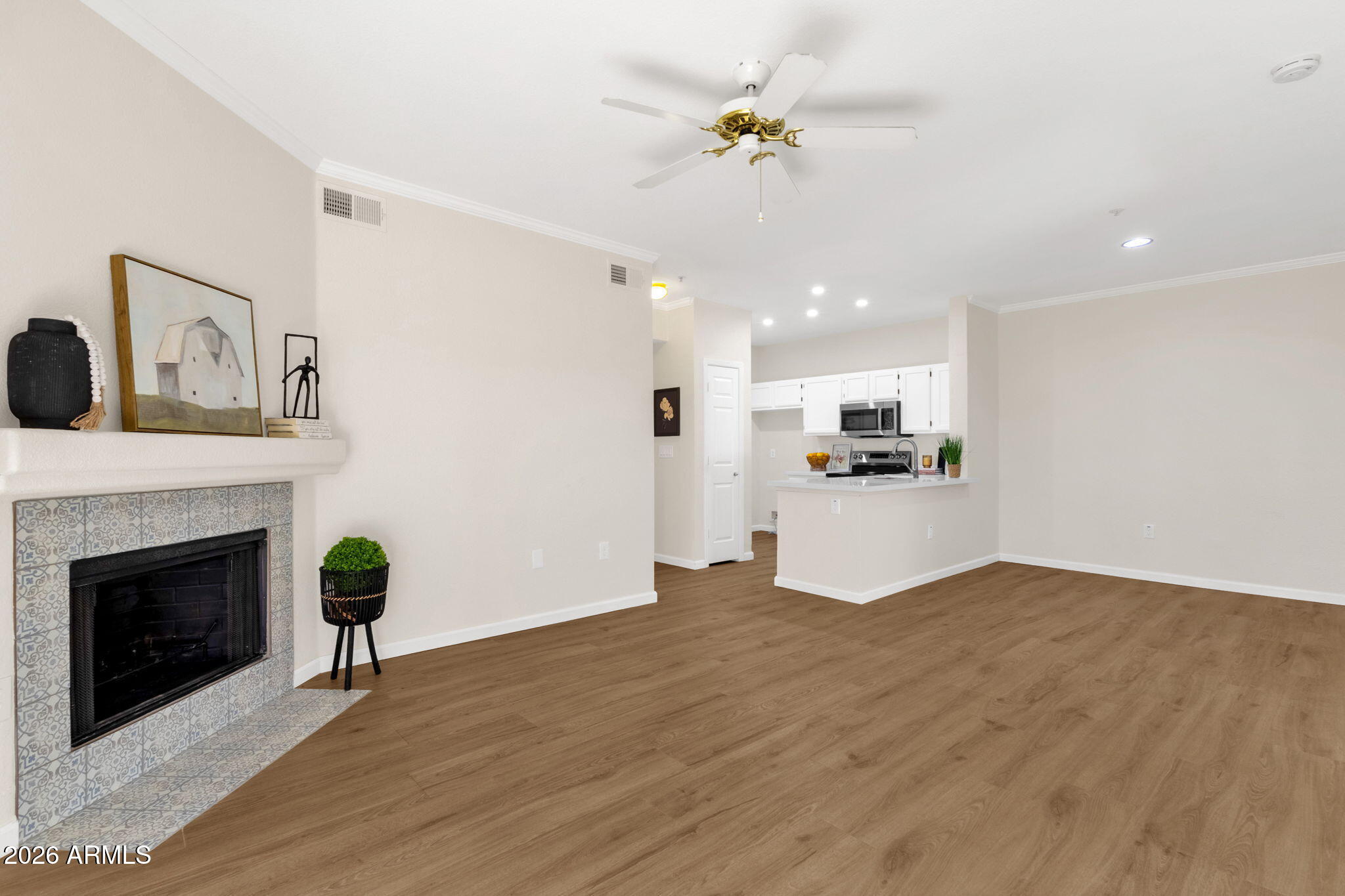 5401 E VAN BUREN Street 3118