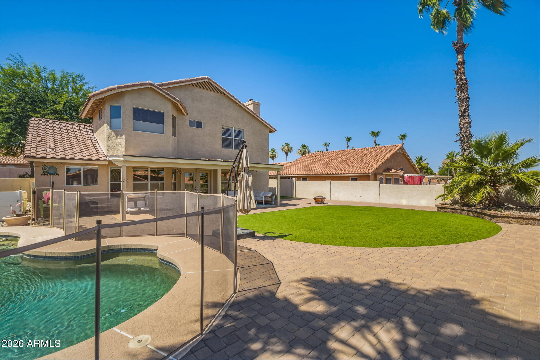 1208 E Beverly Lane