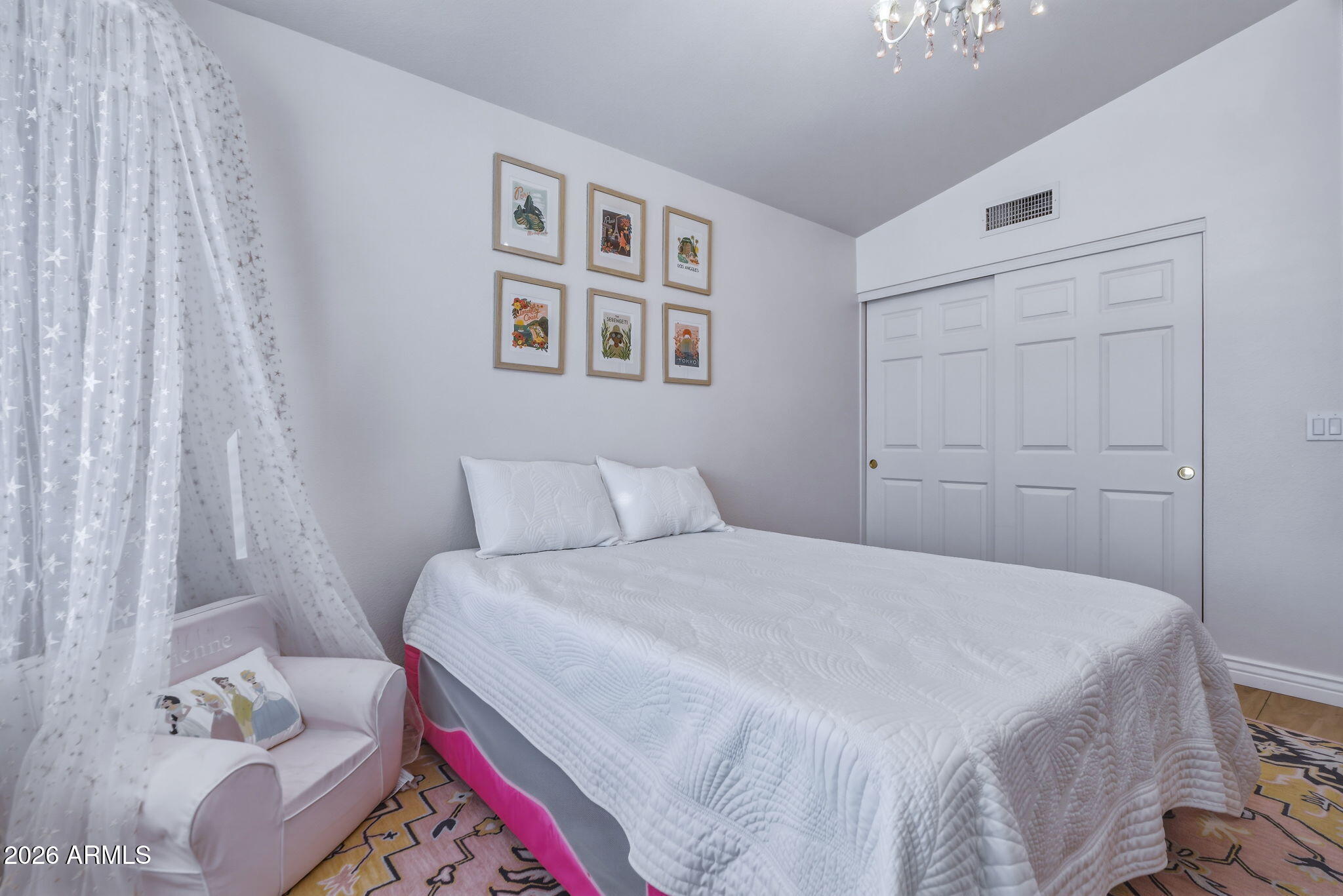 1208 E Beverly Lane
