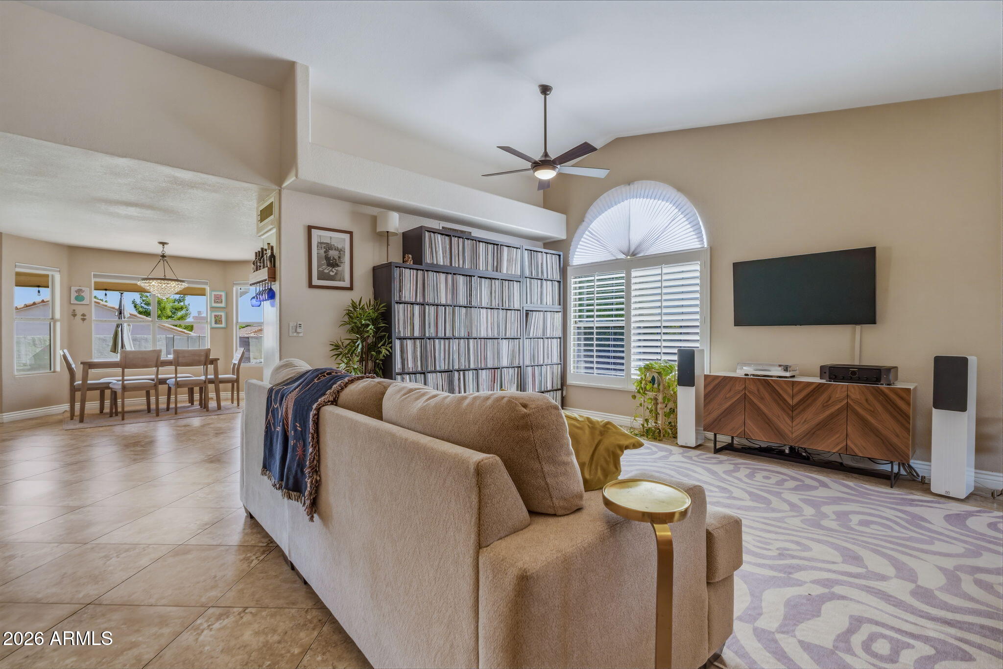 1208 E Beverly Lane