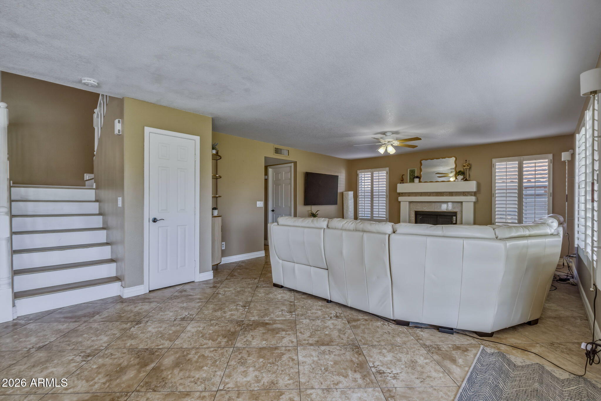 1208 E Beverly Lane