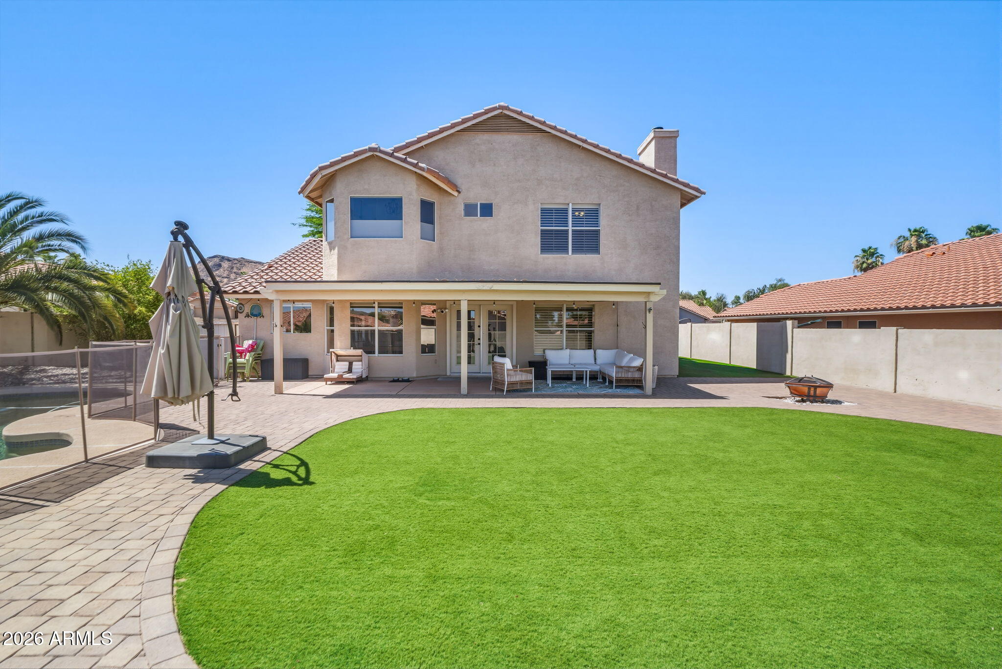 1208 E Beverly Lane
