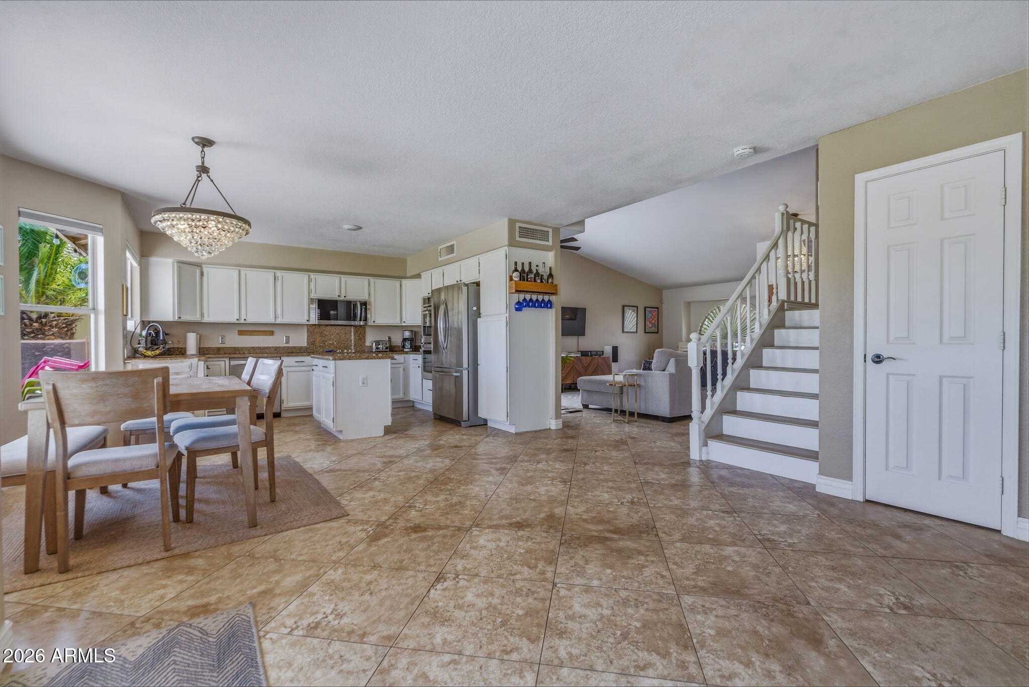 1208 E Beverly Lane