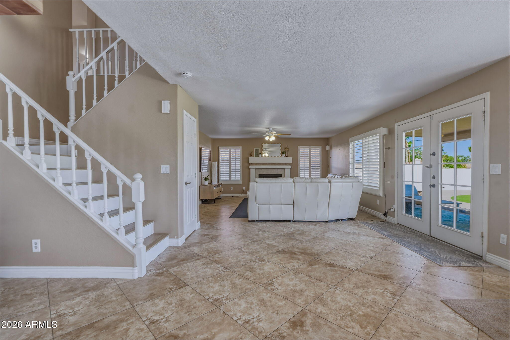 1208 E Beverly Lane