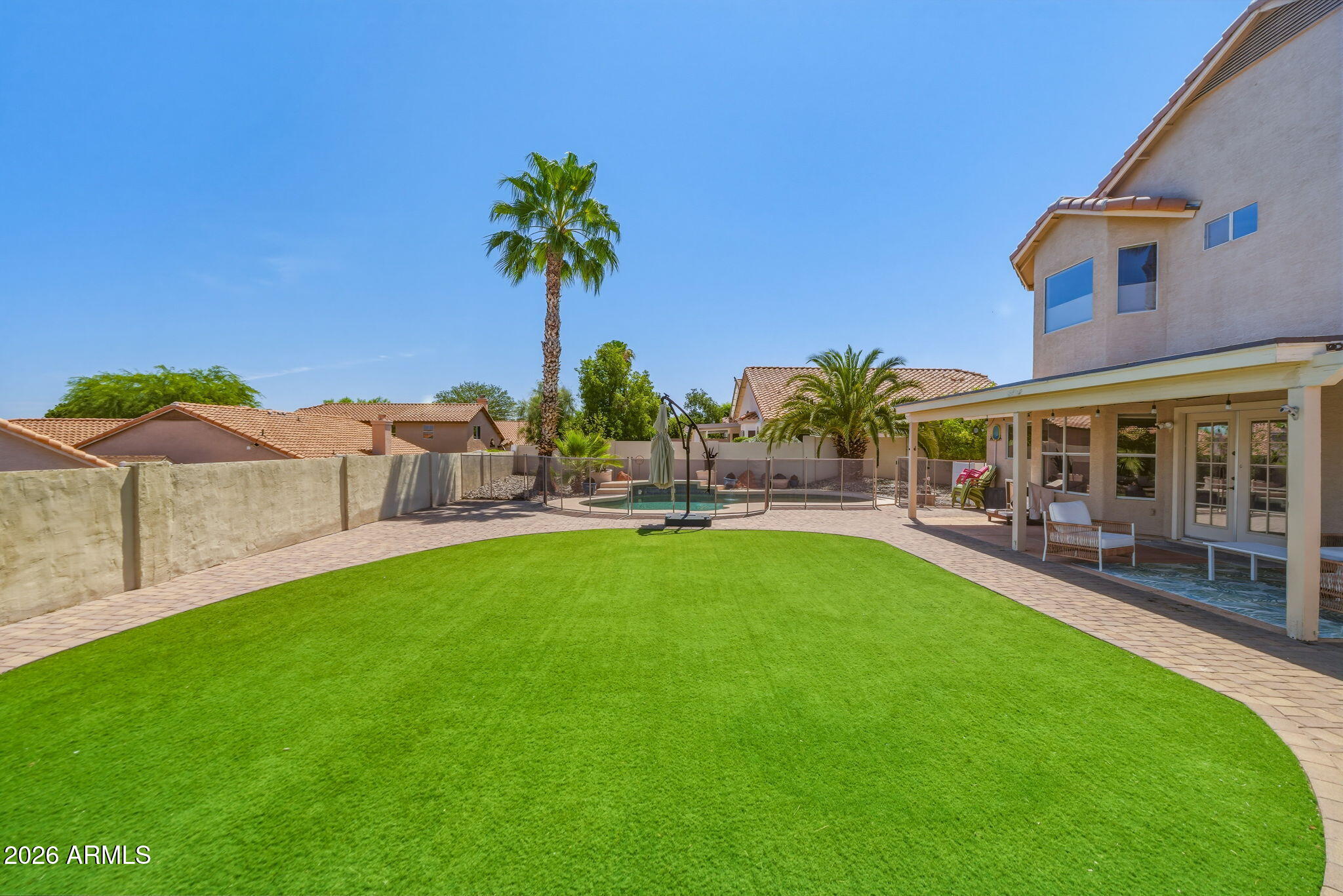 1208 E Beverly Lane