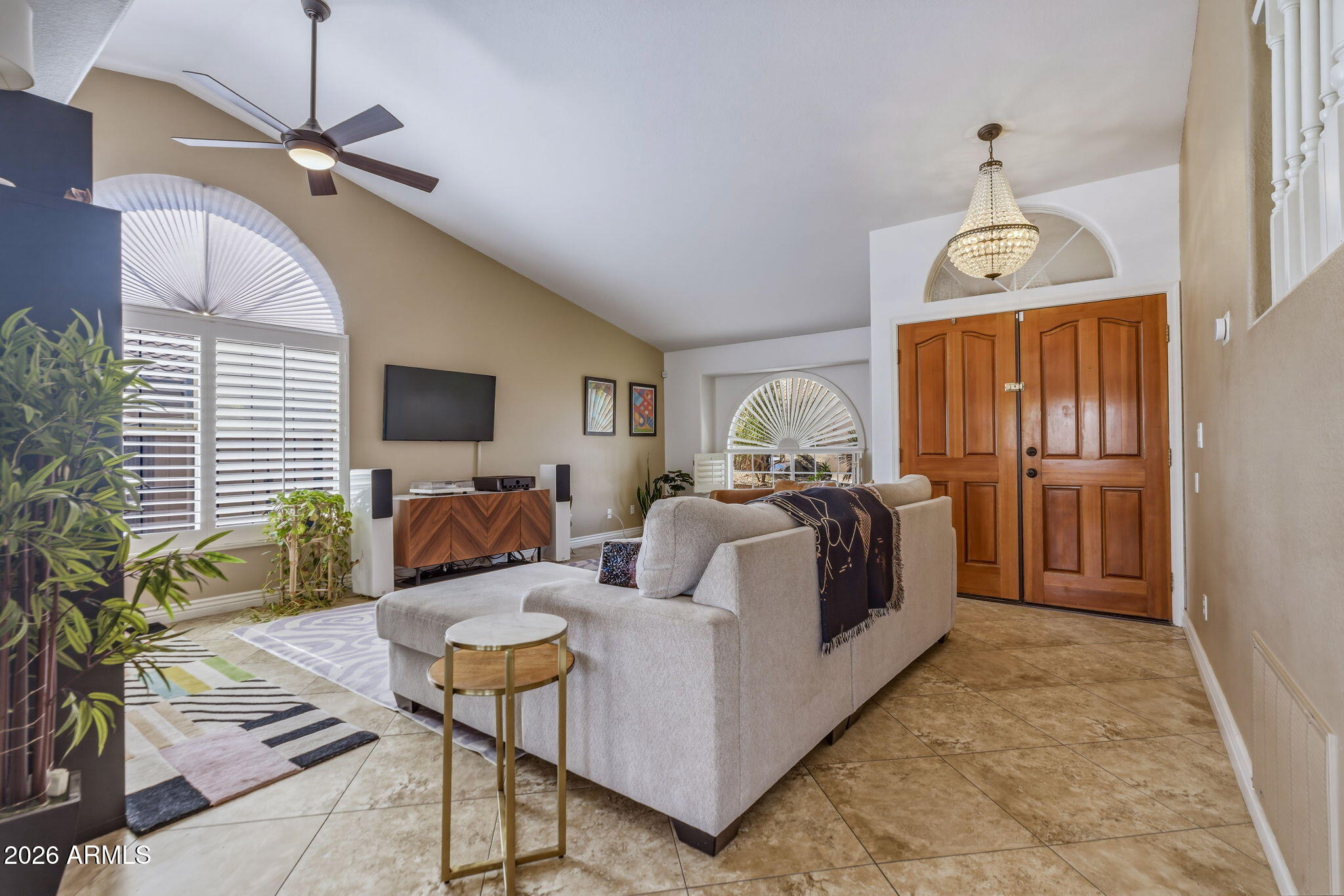 1208 E Beverly Lane