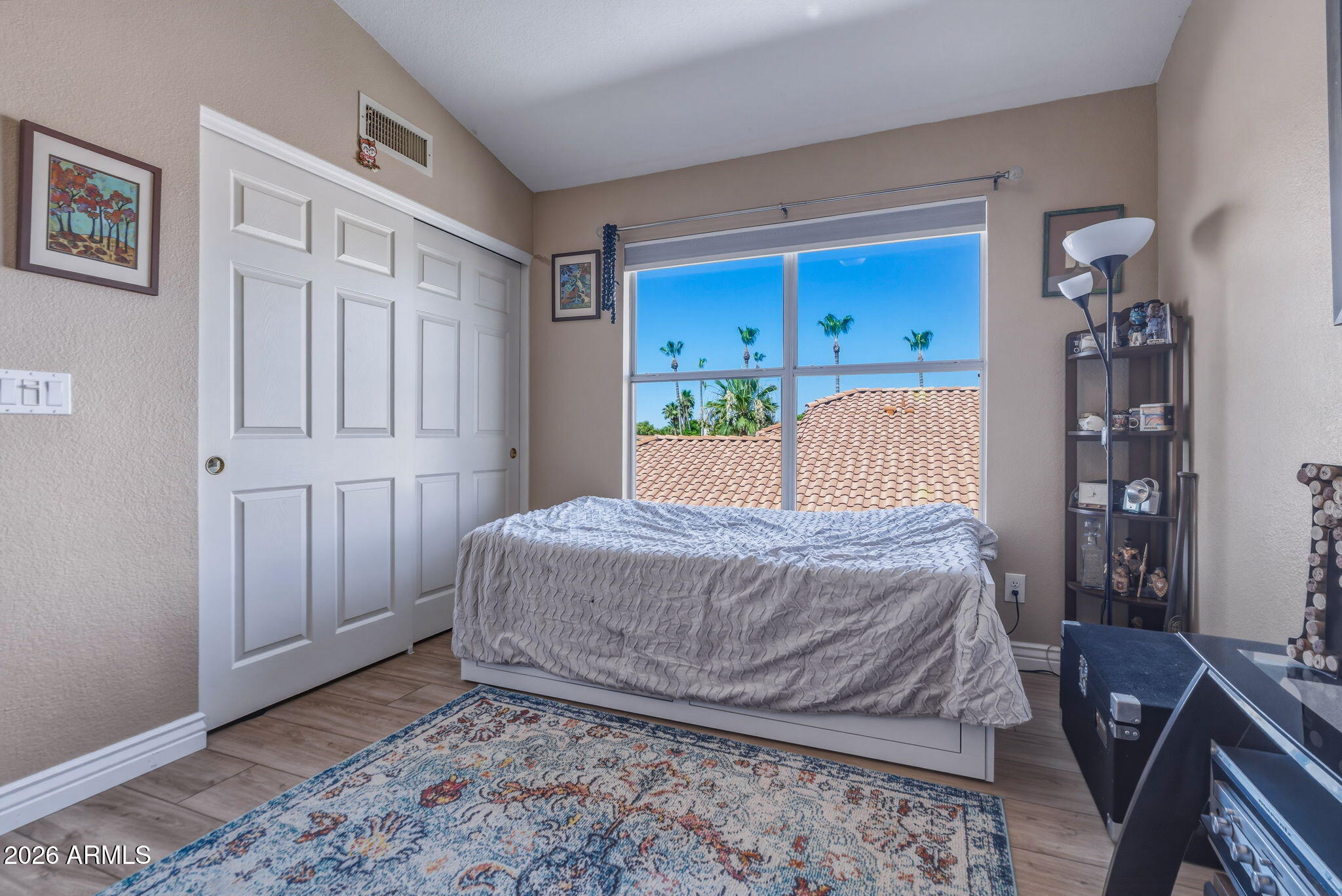 1208 E Beverly Lane