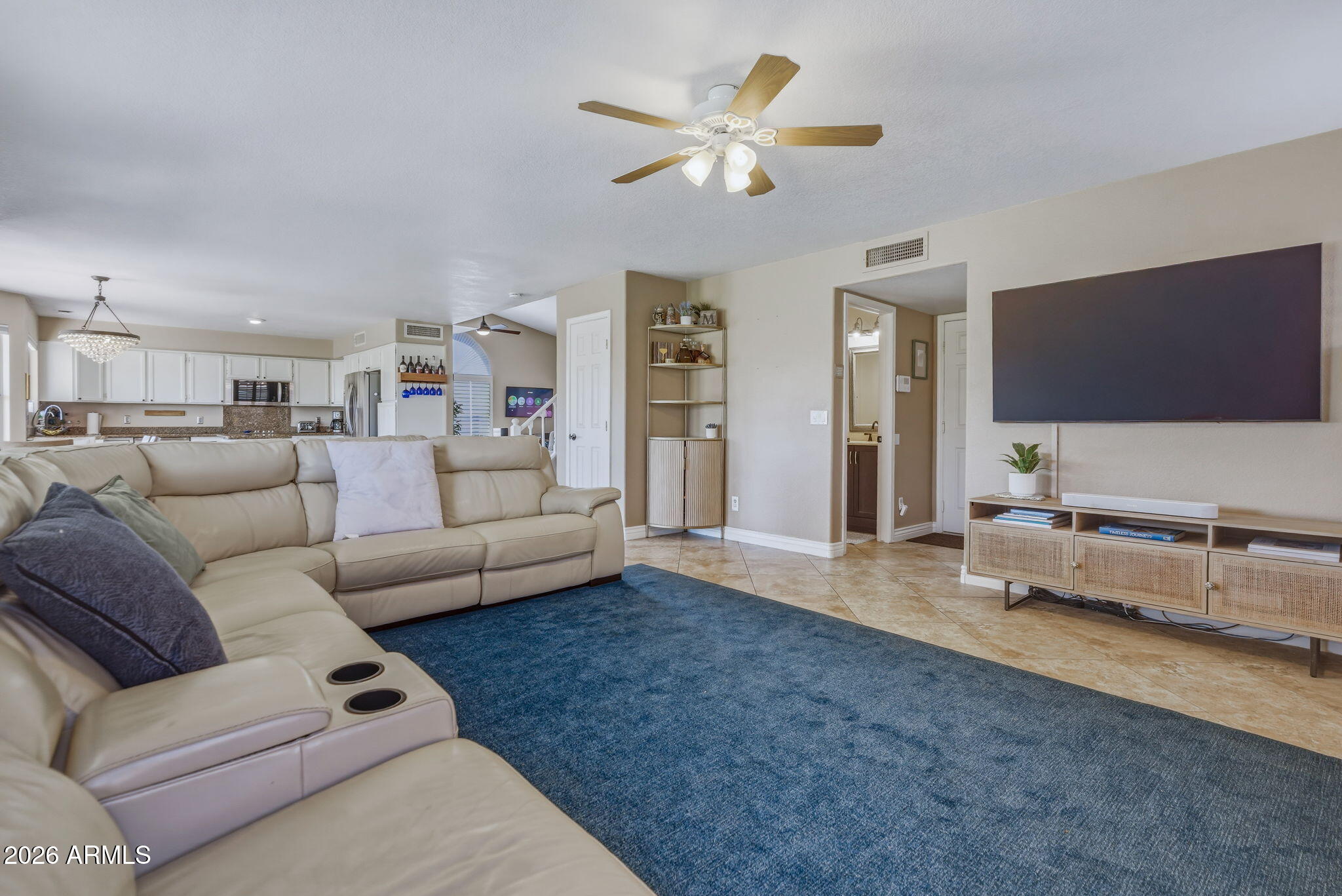 1208 E Beverly Lane