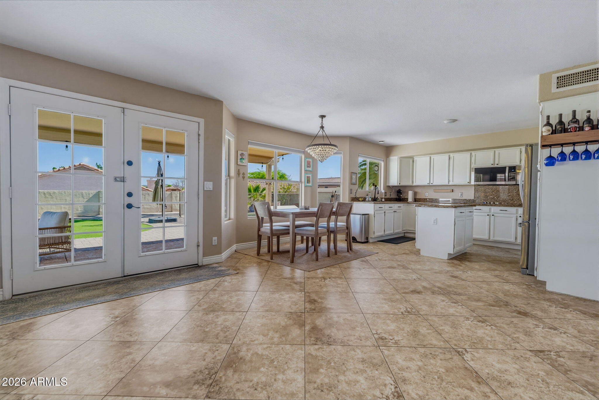 1208 E Beverly Lane