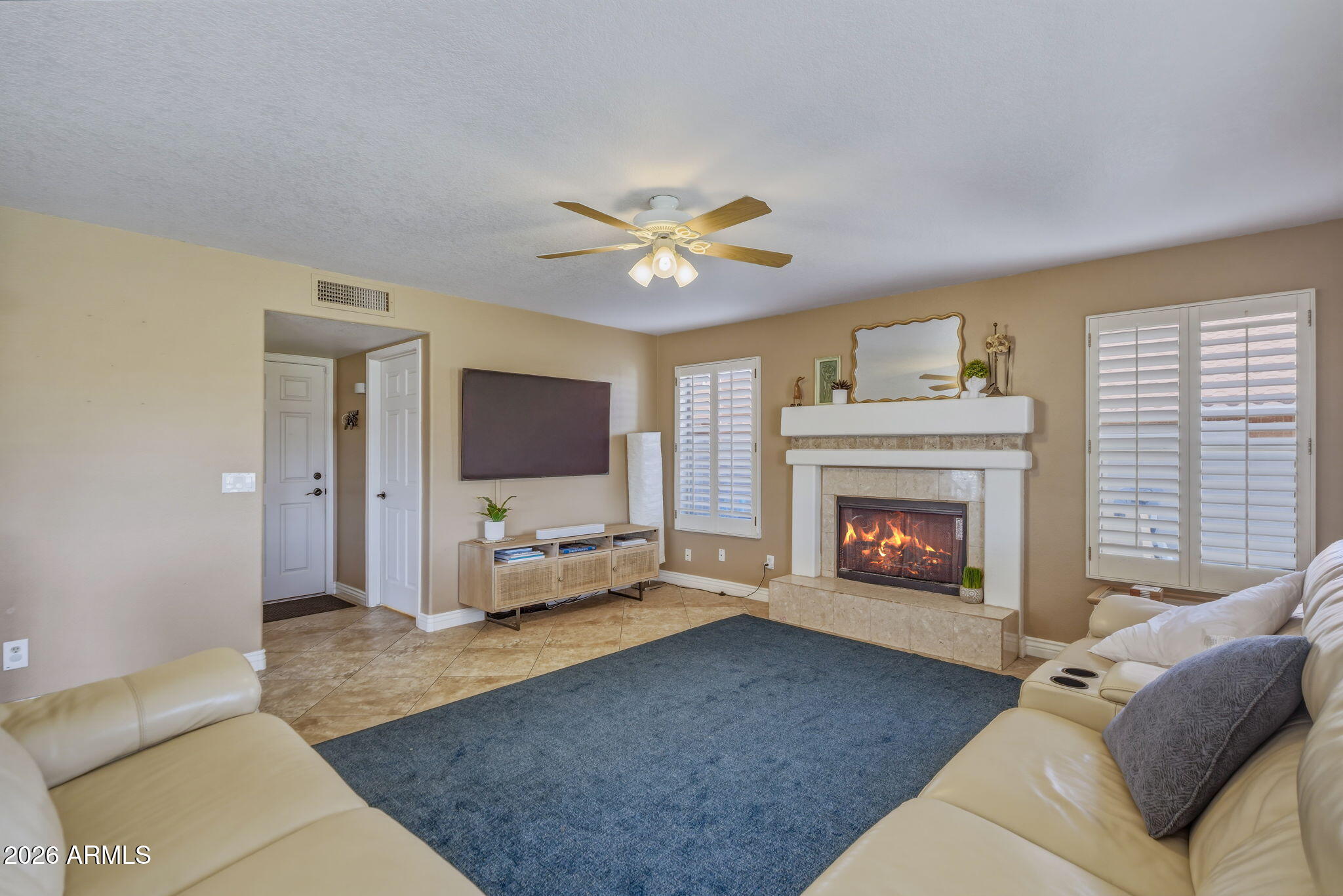 1208 E Beverly Lane