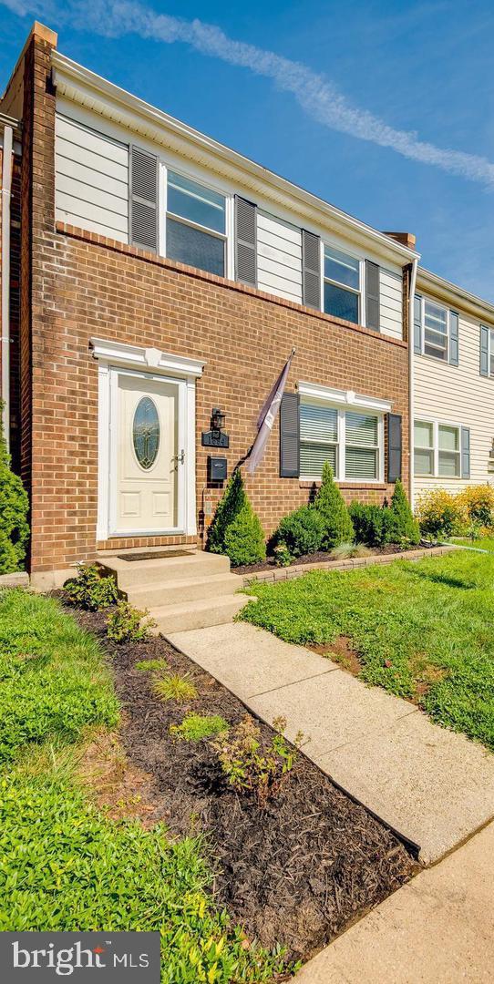 1694 Forest Hill Ct