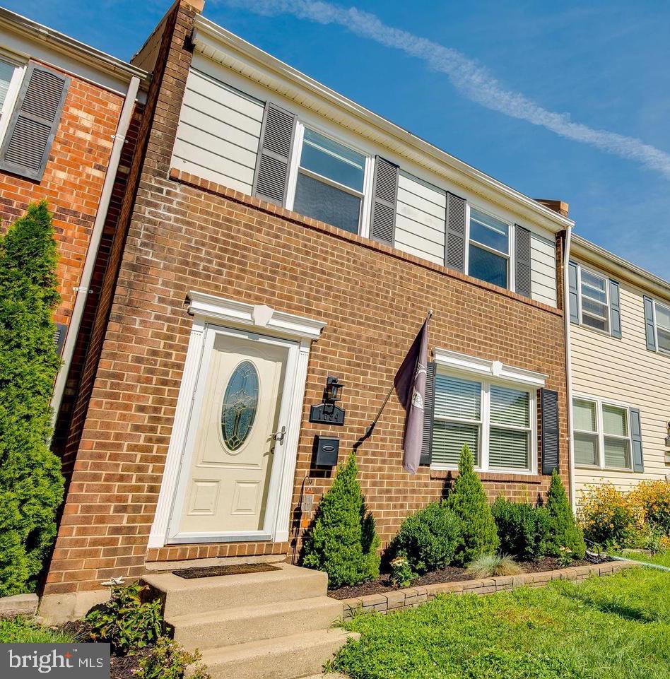 1694 Forest Hill Ct