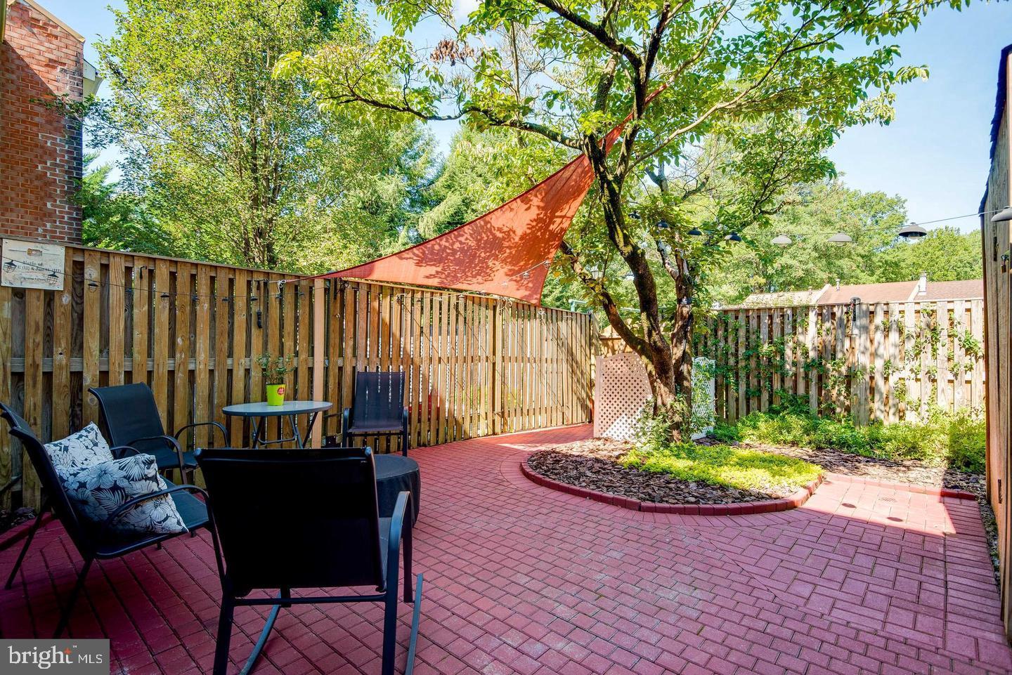 1694 Forest Hill Ct
