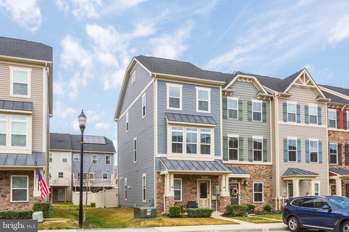 653 Ravenwood Dr