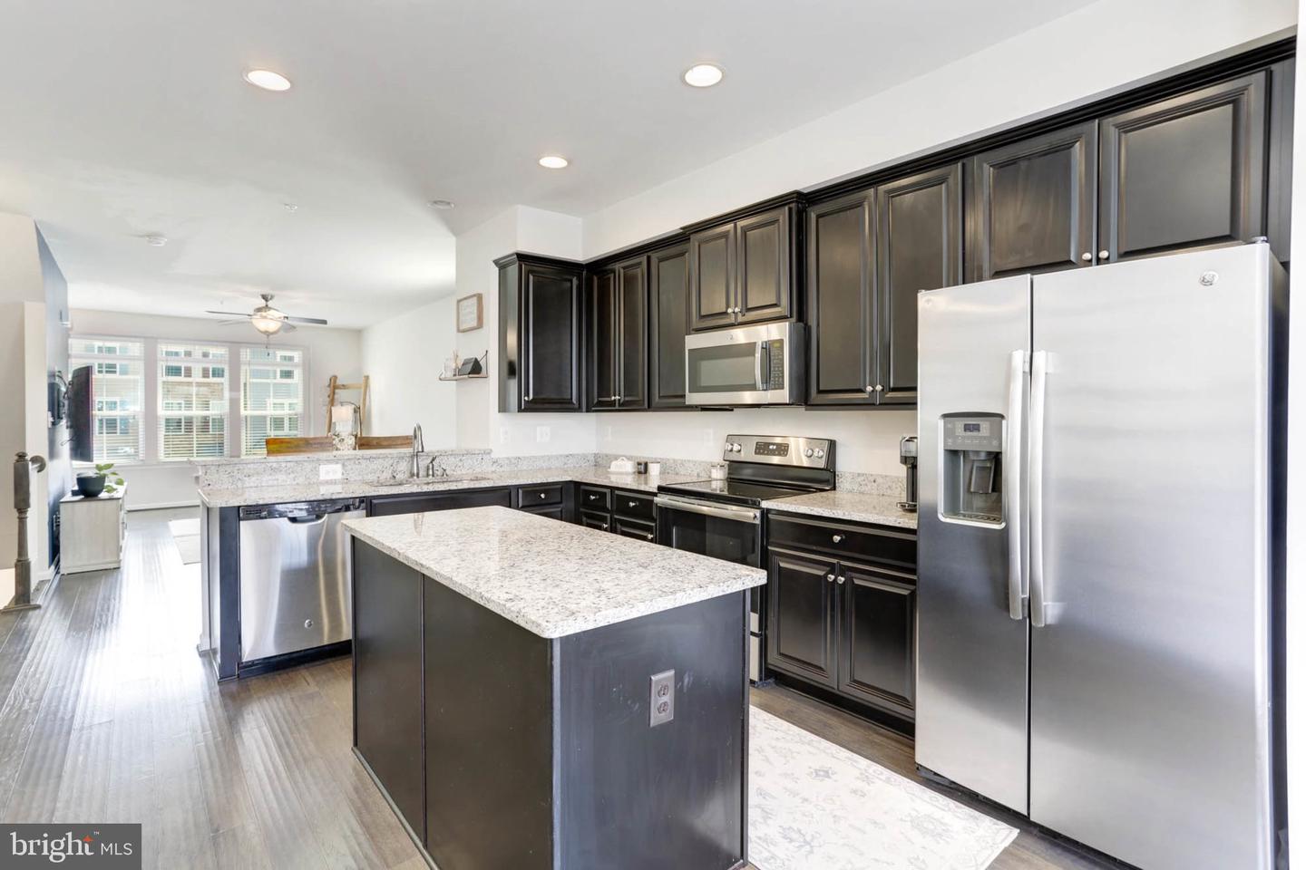 653 Ravenwood Dr