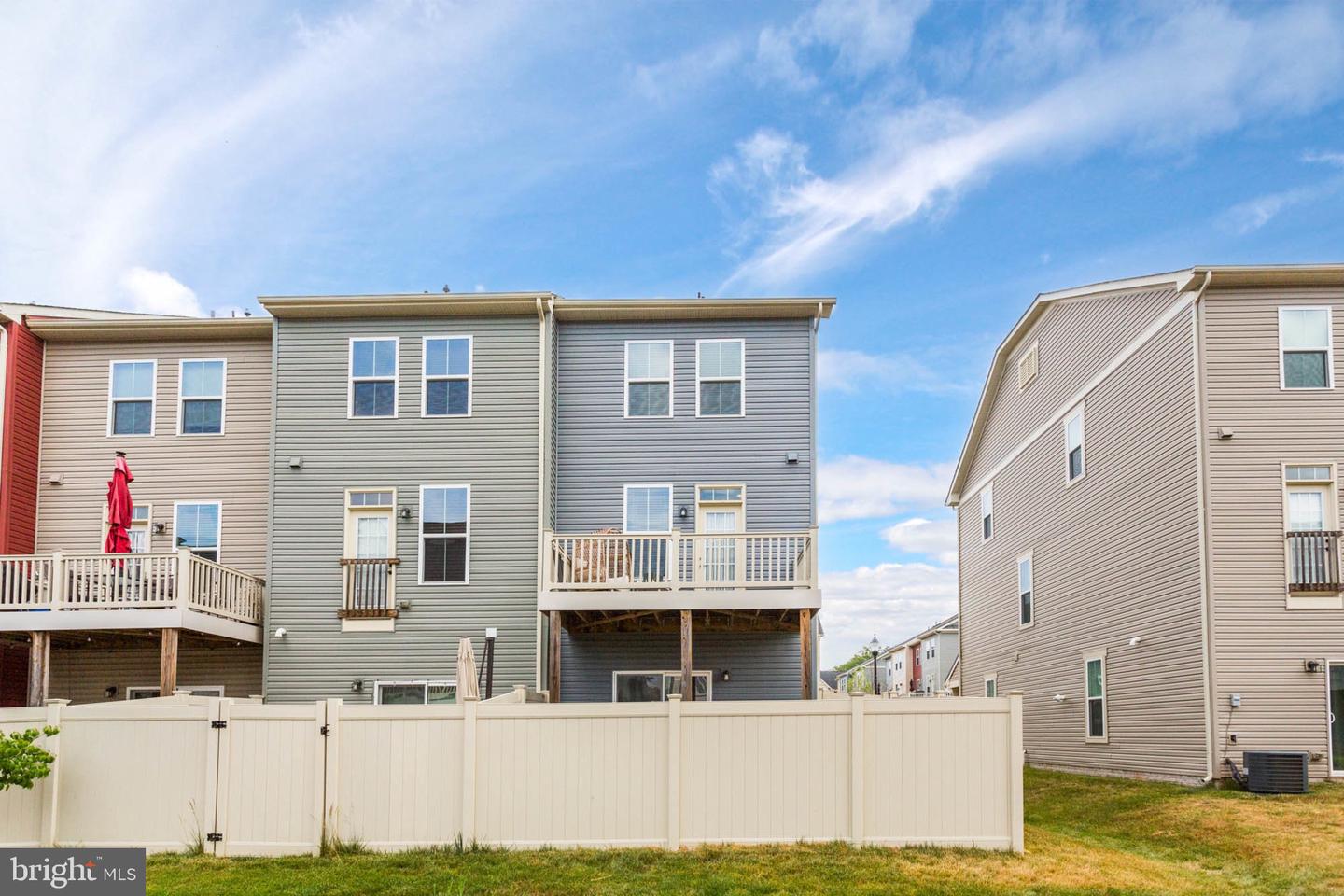 653 Ravenwood Dr