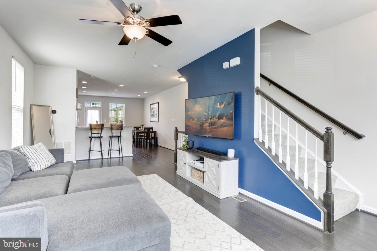 653 Ravenwood Dr