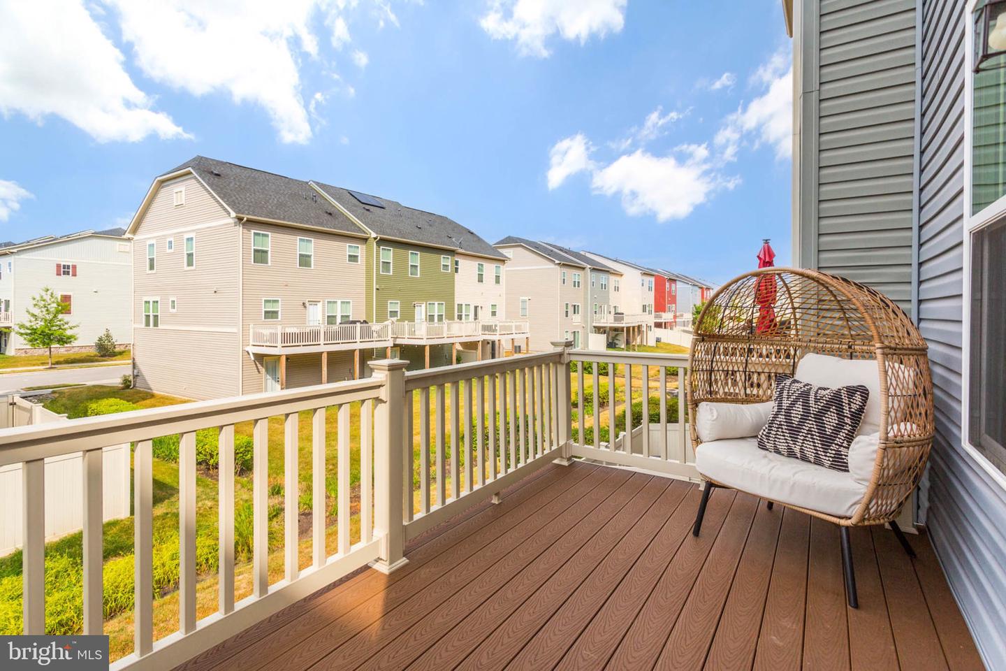653 Ravenwood Dr