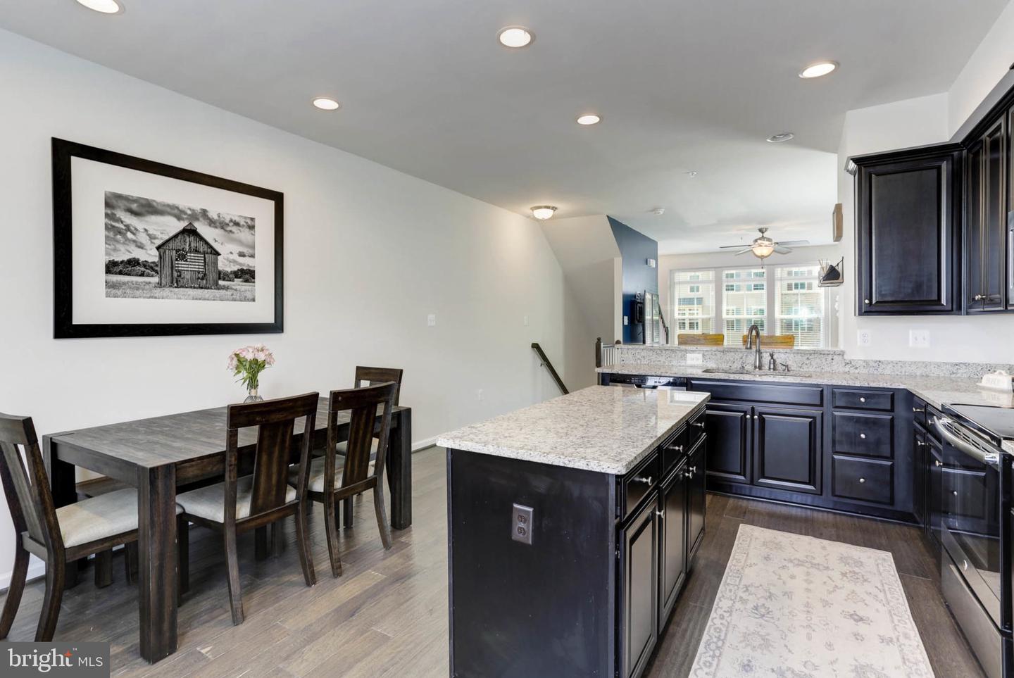 653 Ravenwood Dr