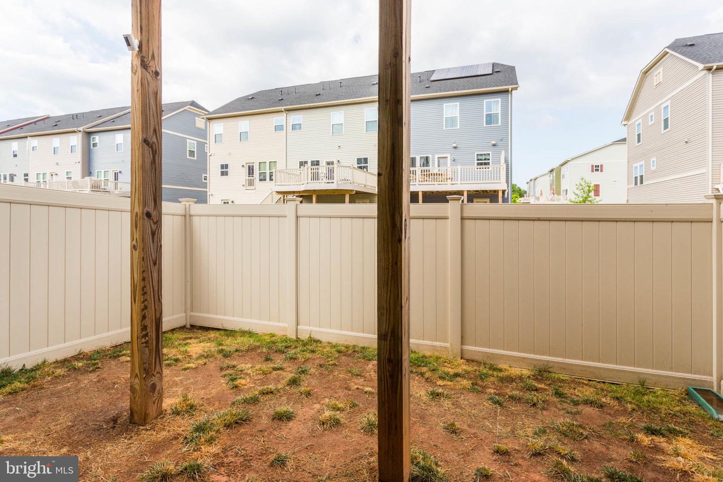 653 Ravenwood Dr