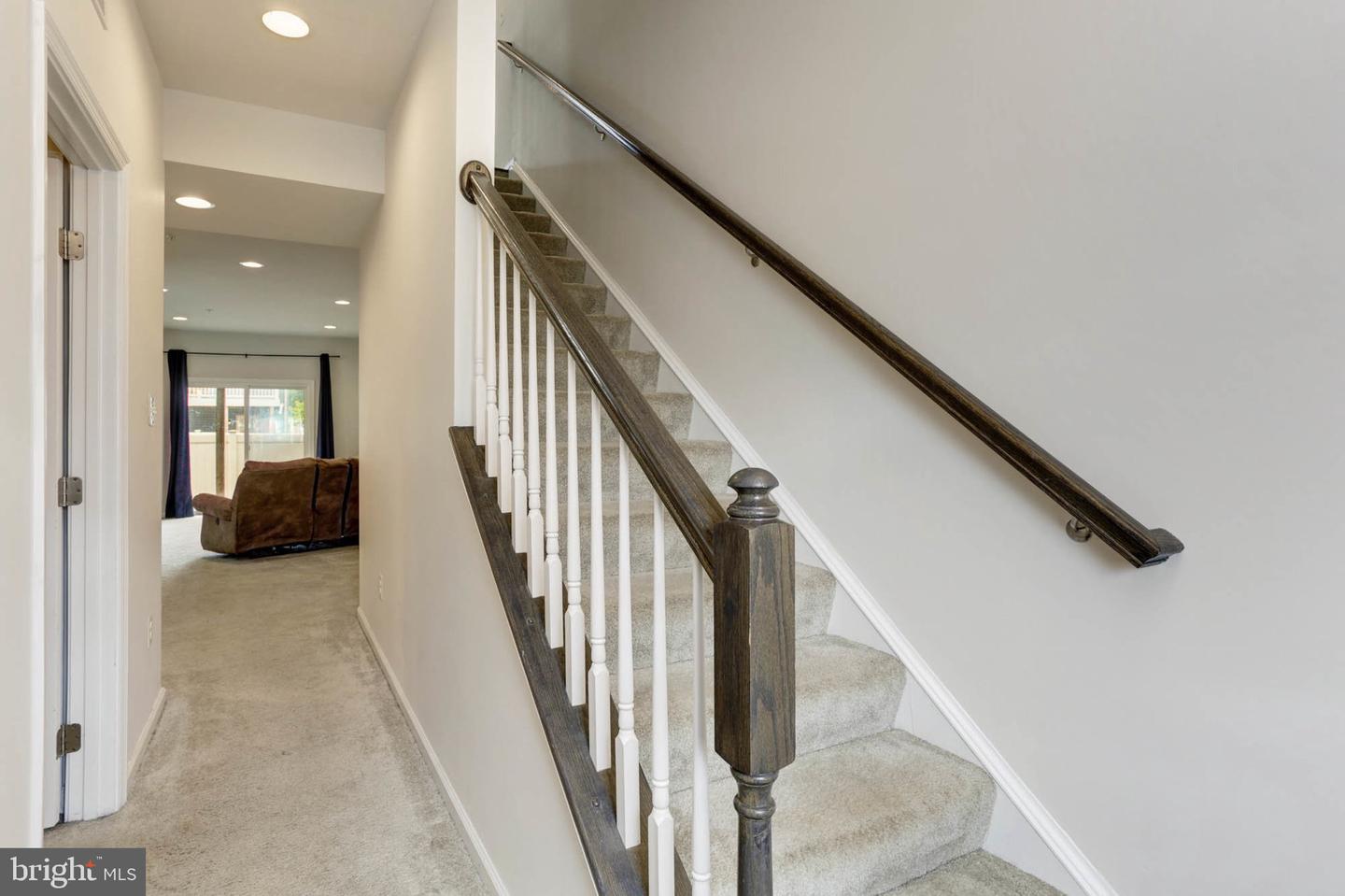 653 Ravenwood Dr