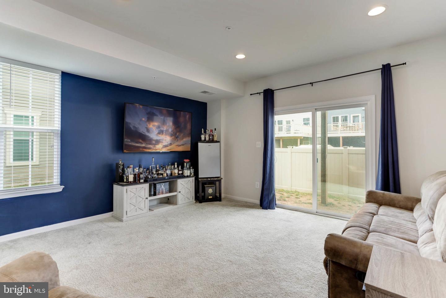 653 Ravenwood Dr