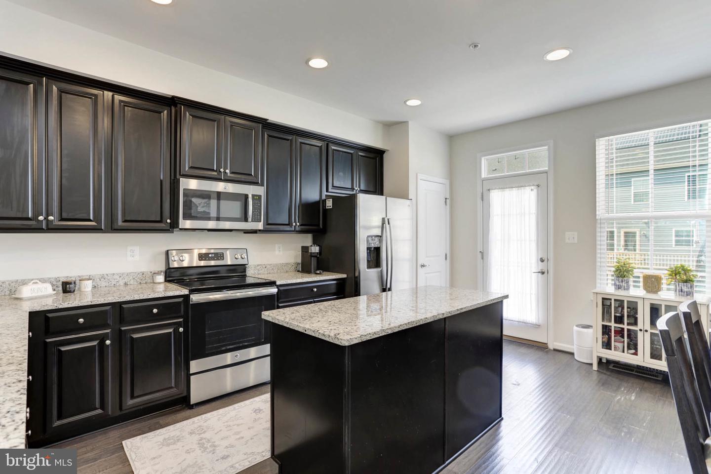653 Ravenwood Dr