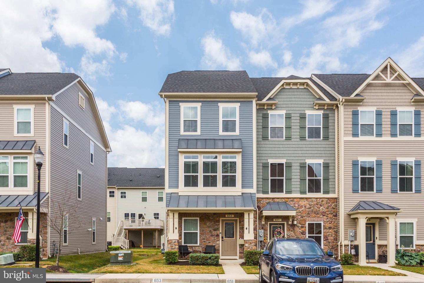653 Ravenwood Dr