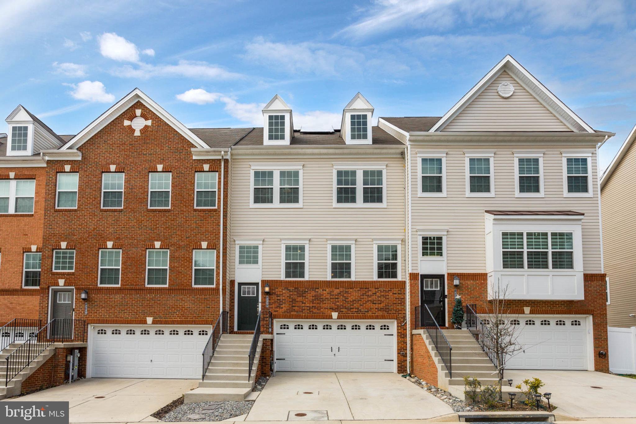 1551 Witchhazel Cir