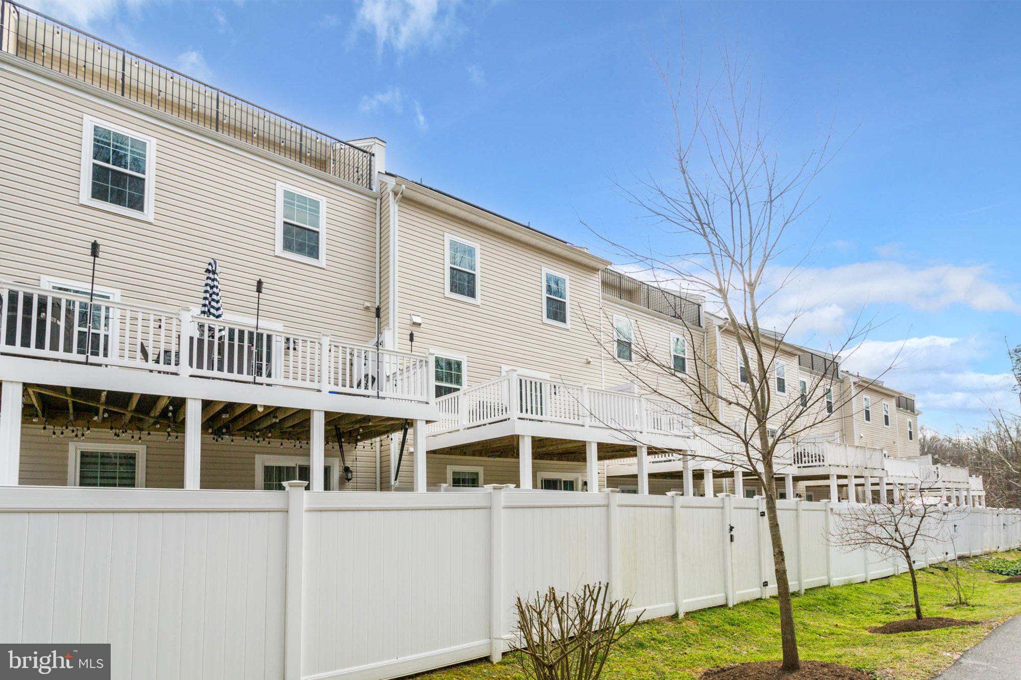 1551 Witchhazel Cir
