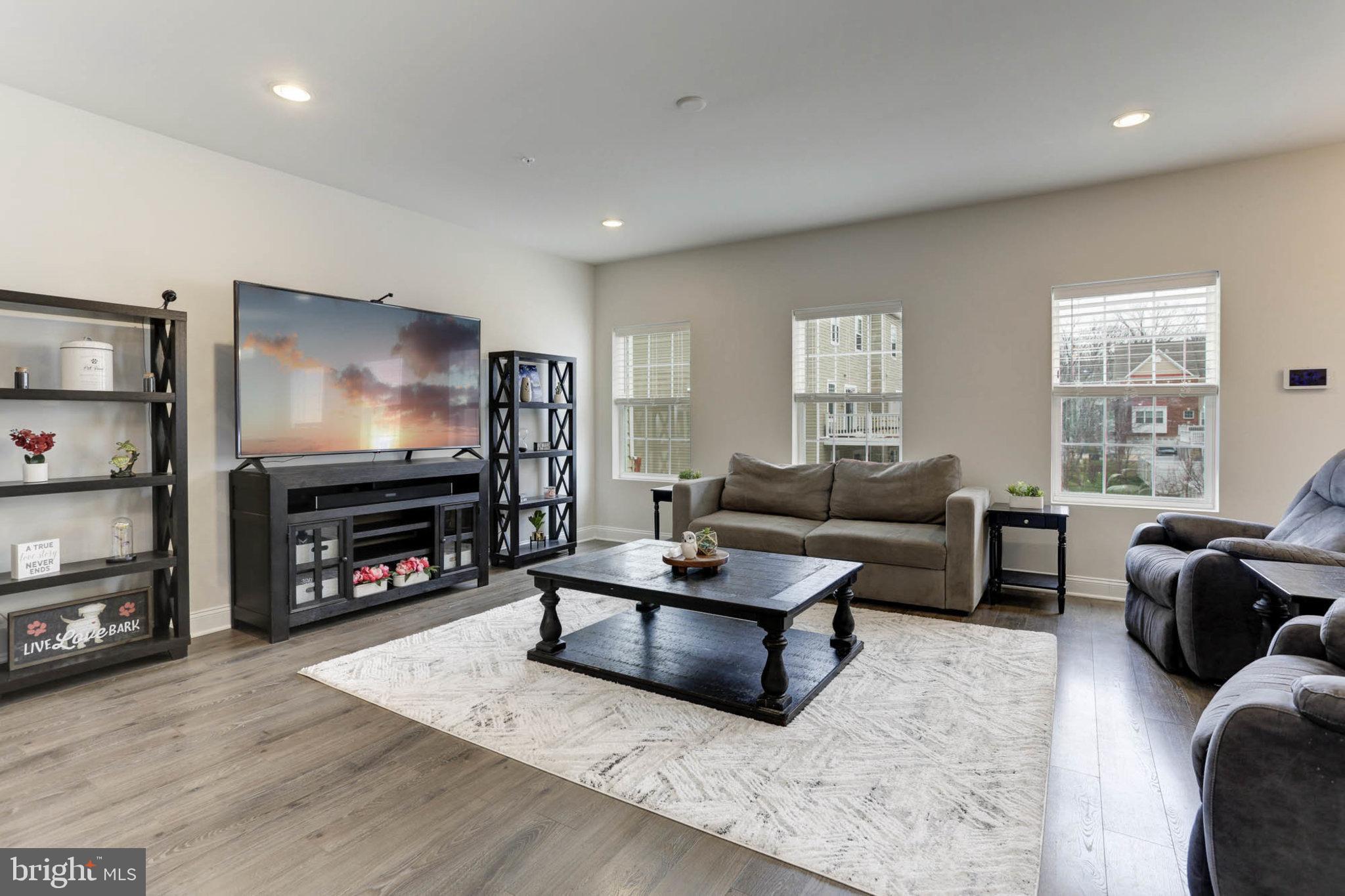 1551 Witchhazel Cir