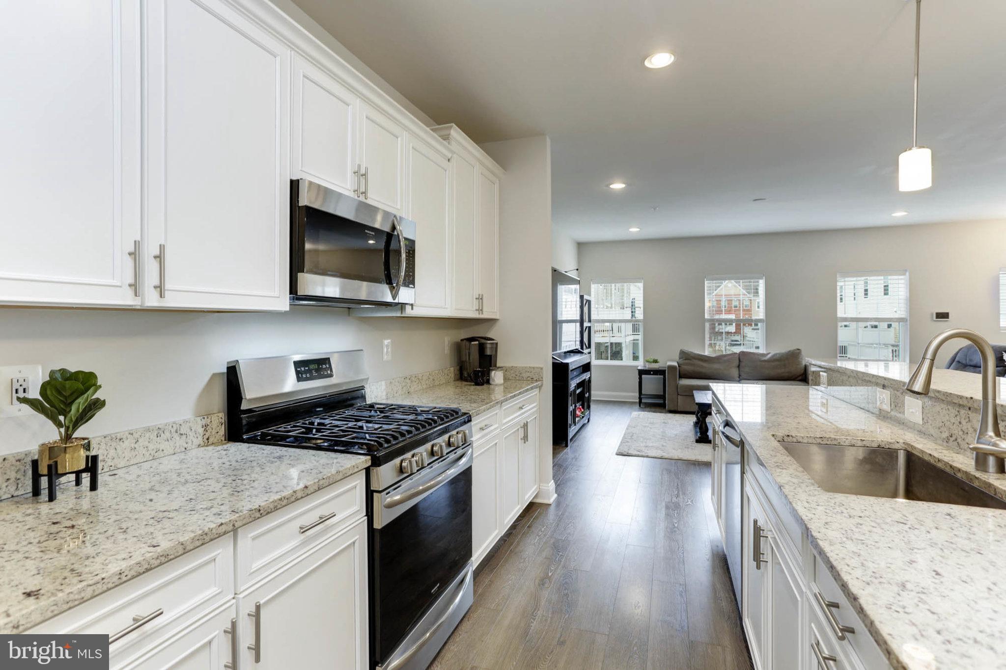 1551 Witchhazel Cir