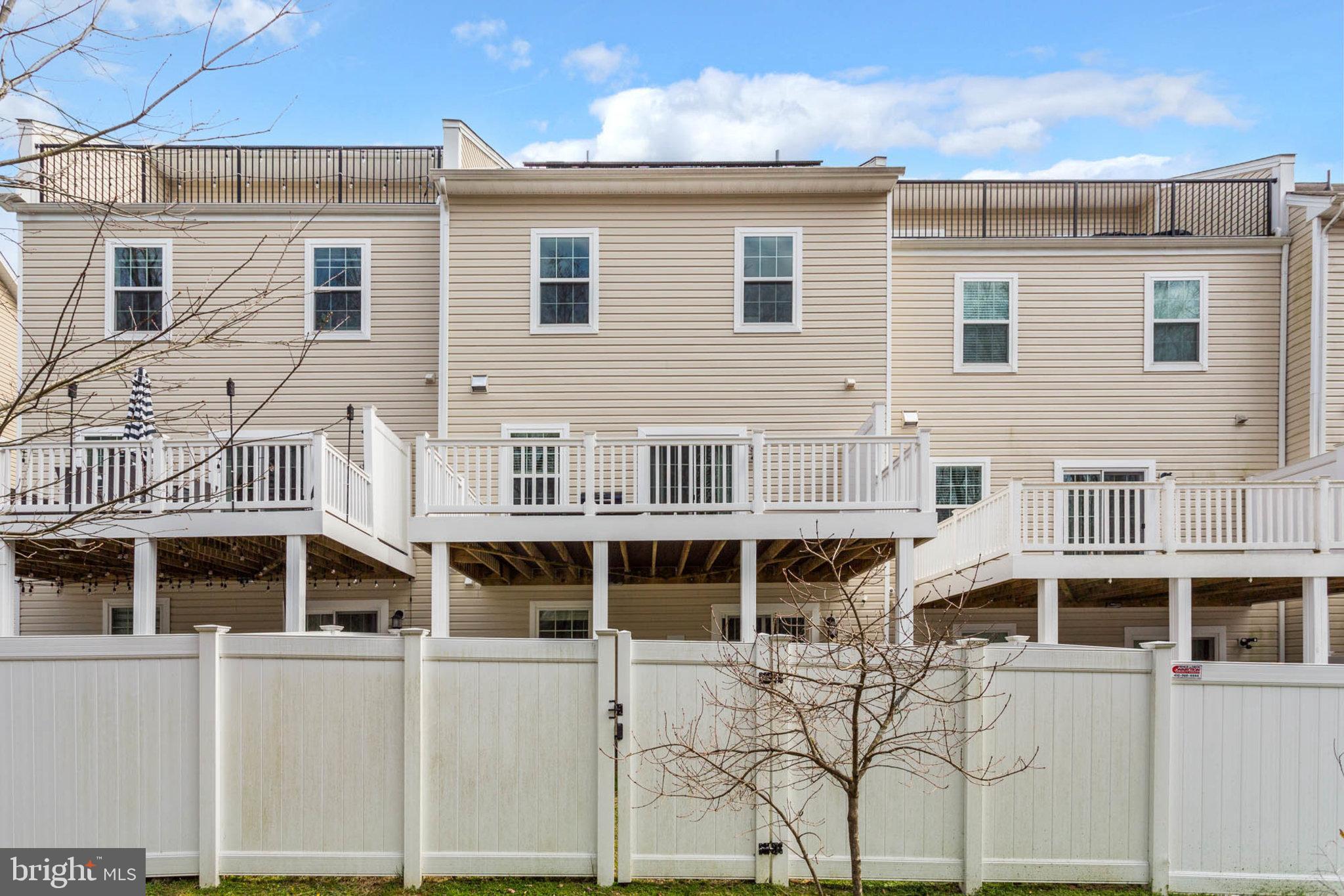 1551 Witchhazel Cir