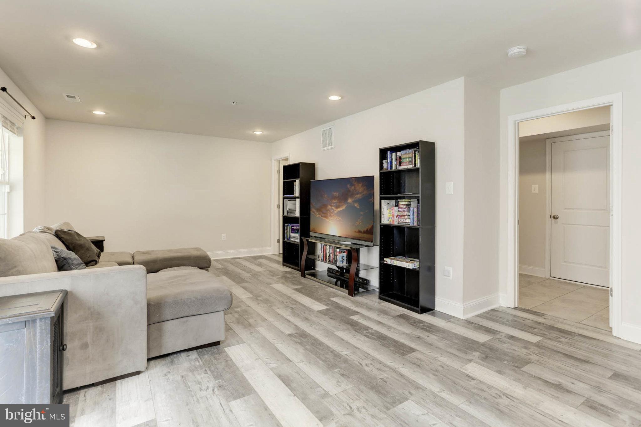 1551 Witchhazel Cir