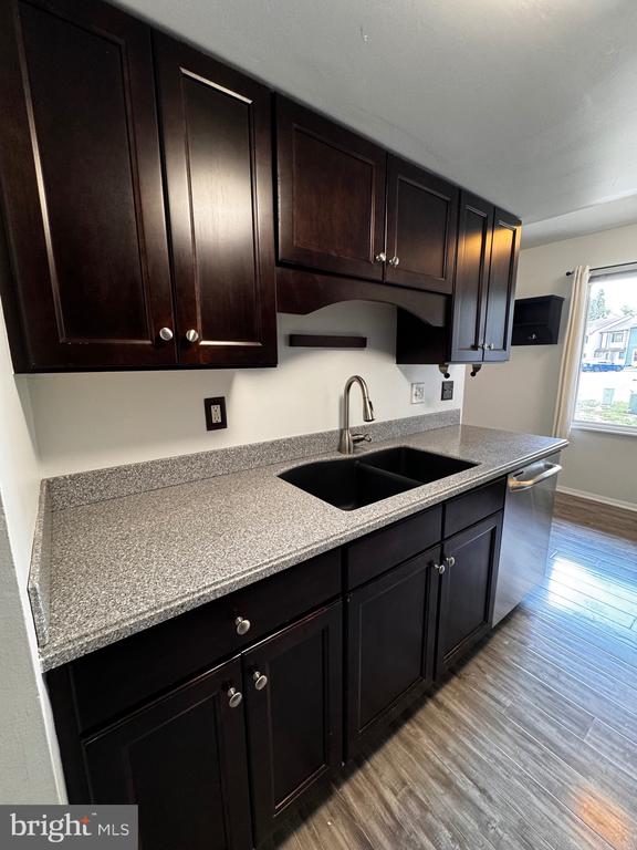 1706 WOODTREE CIR