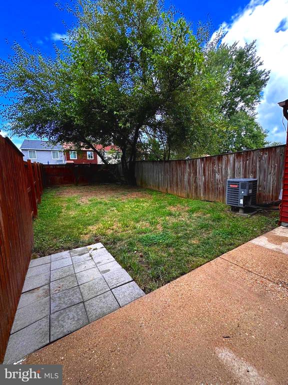 1706 WOODTREE CIR