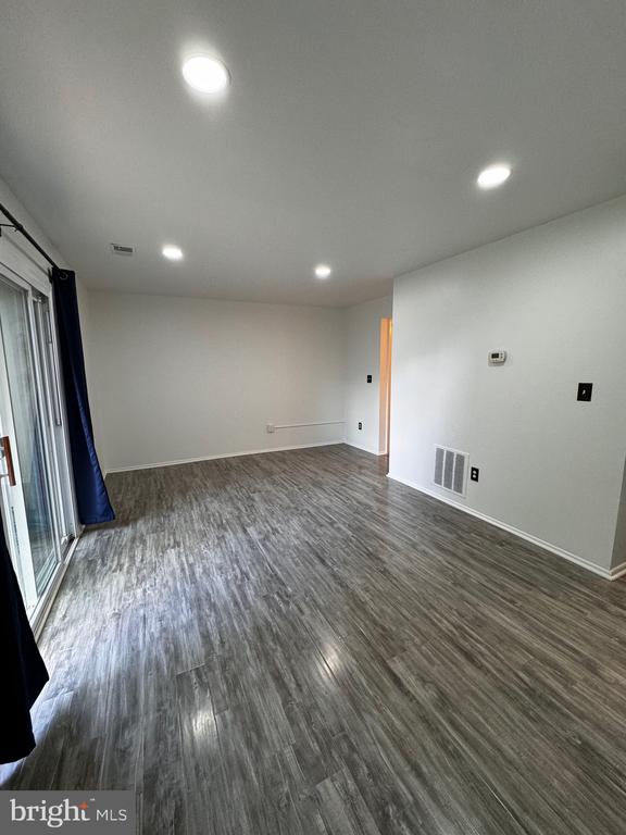 1706 WOODTREE CIR