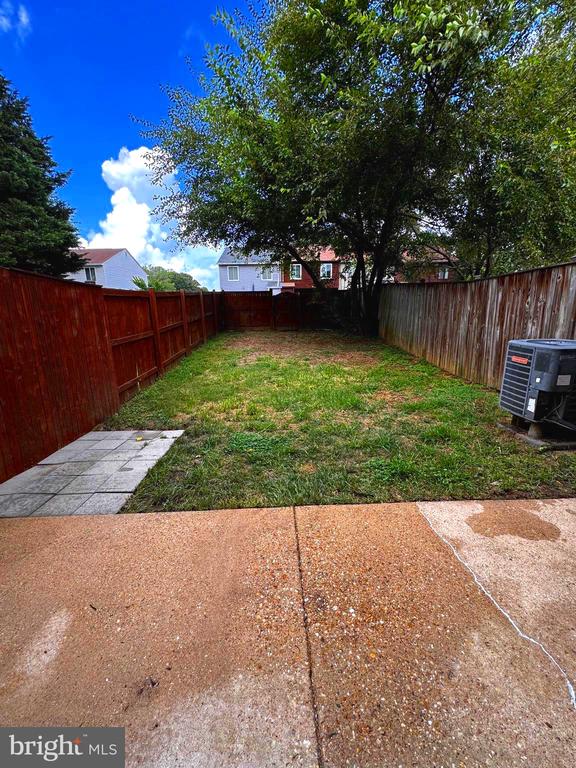 1706 WOODTREE CIR