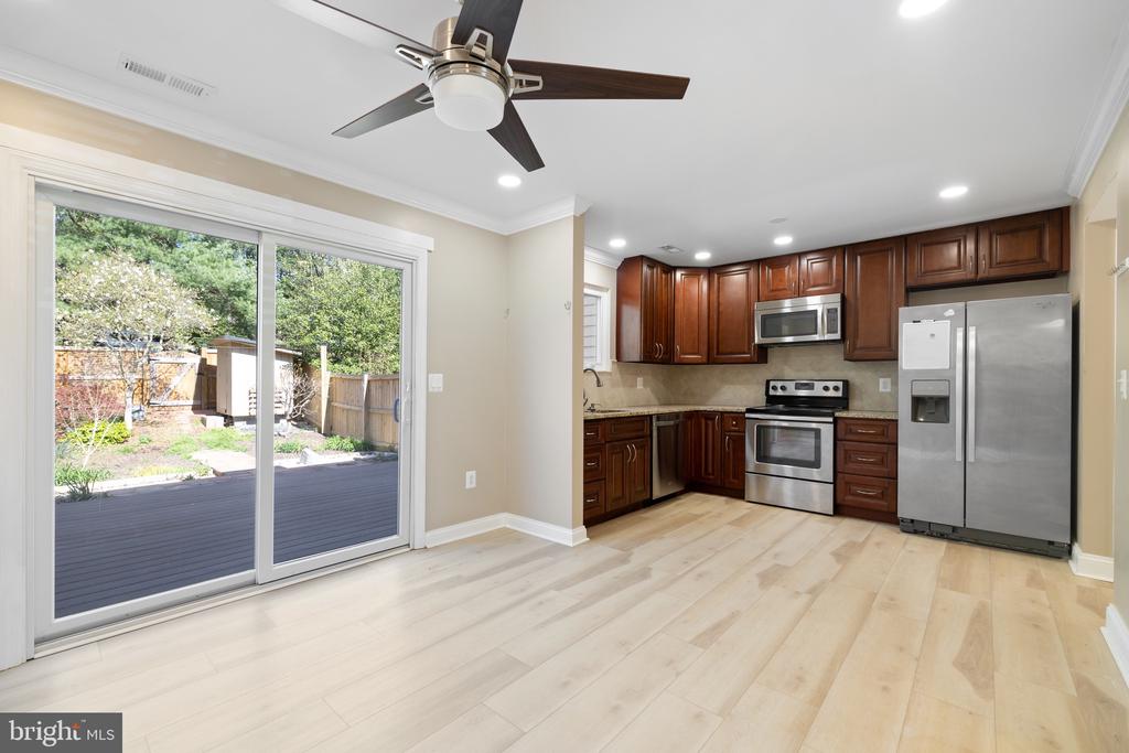 1365 ALMOND DR