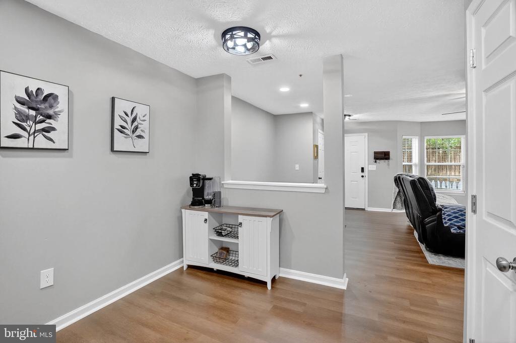 8031 BROOKSTONE COURT