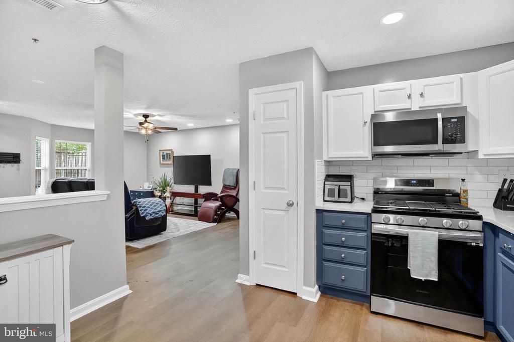 8031 BROOKSTONE COURT