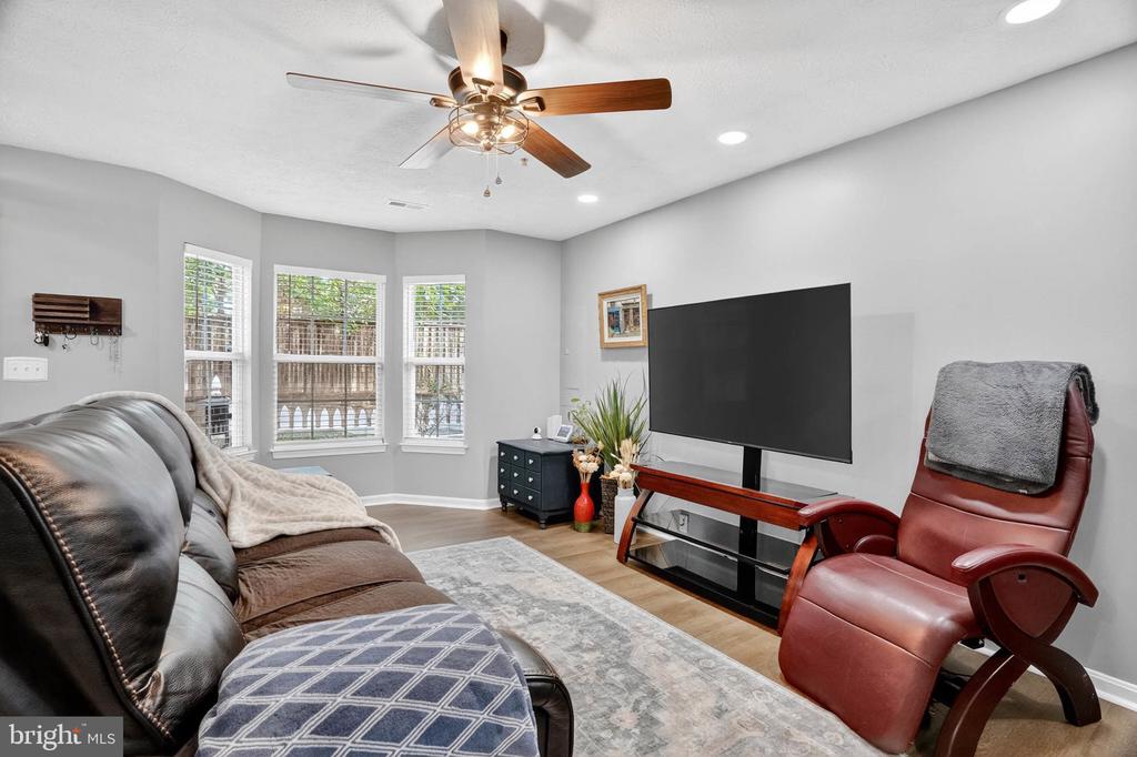 8031 BROOKSTONE COURT