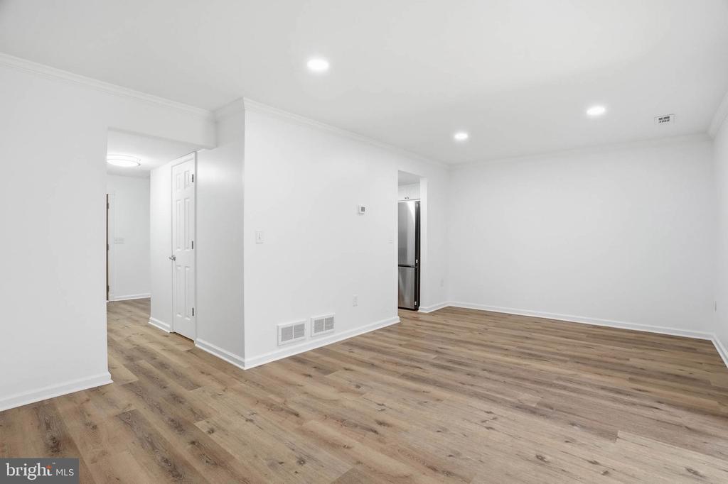 335 CHARRED OAK COURT