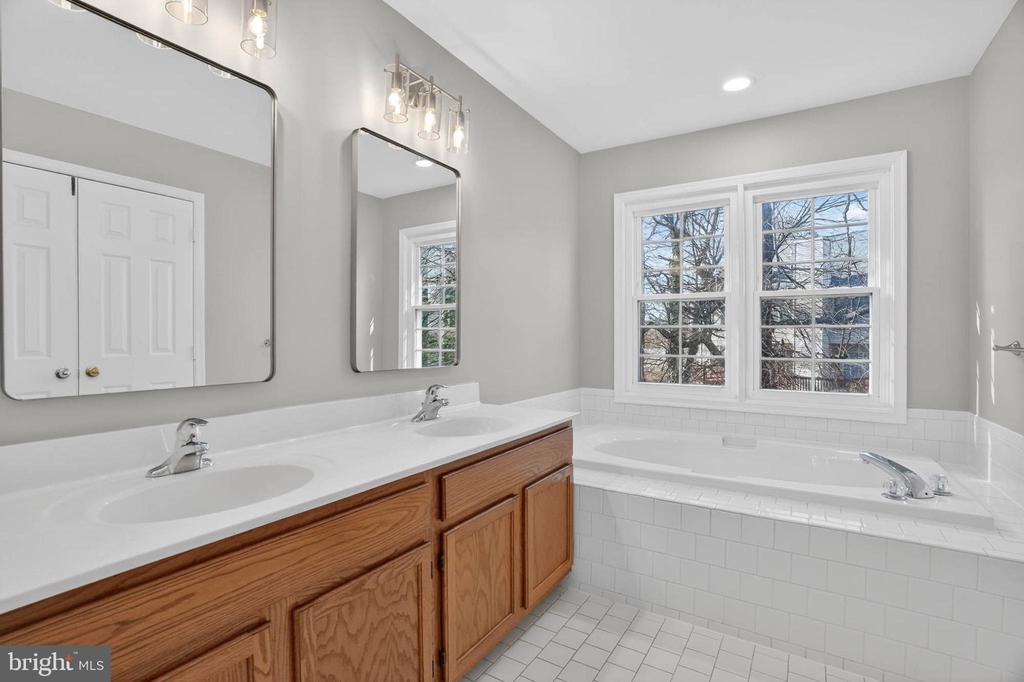 8608 WOODLAND MANOR DRIVE