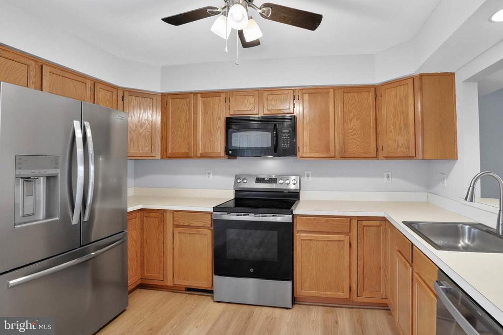 8608 WOODLAND MANOR DRIVE